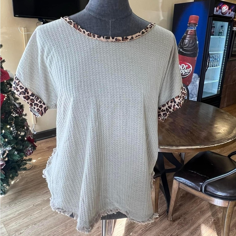 Umgee green and leopard top